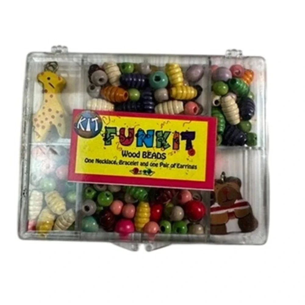 Funkit Wood Beads Jewelry Making Kit Bead Bazaar Animal Charms Giraffe Bear